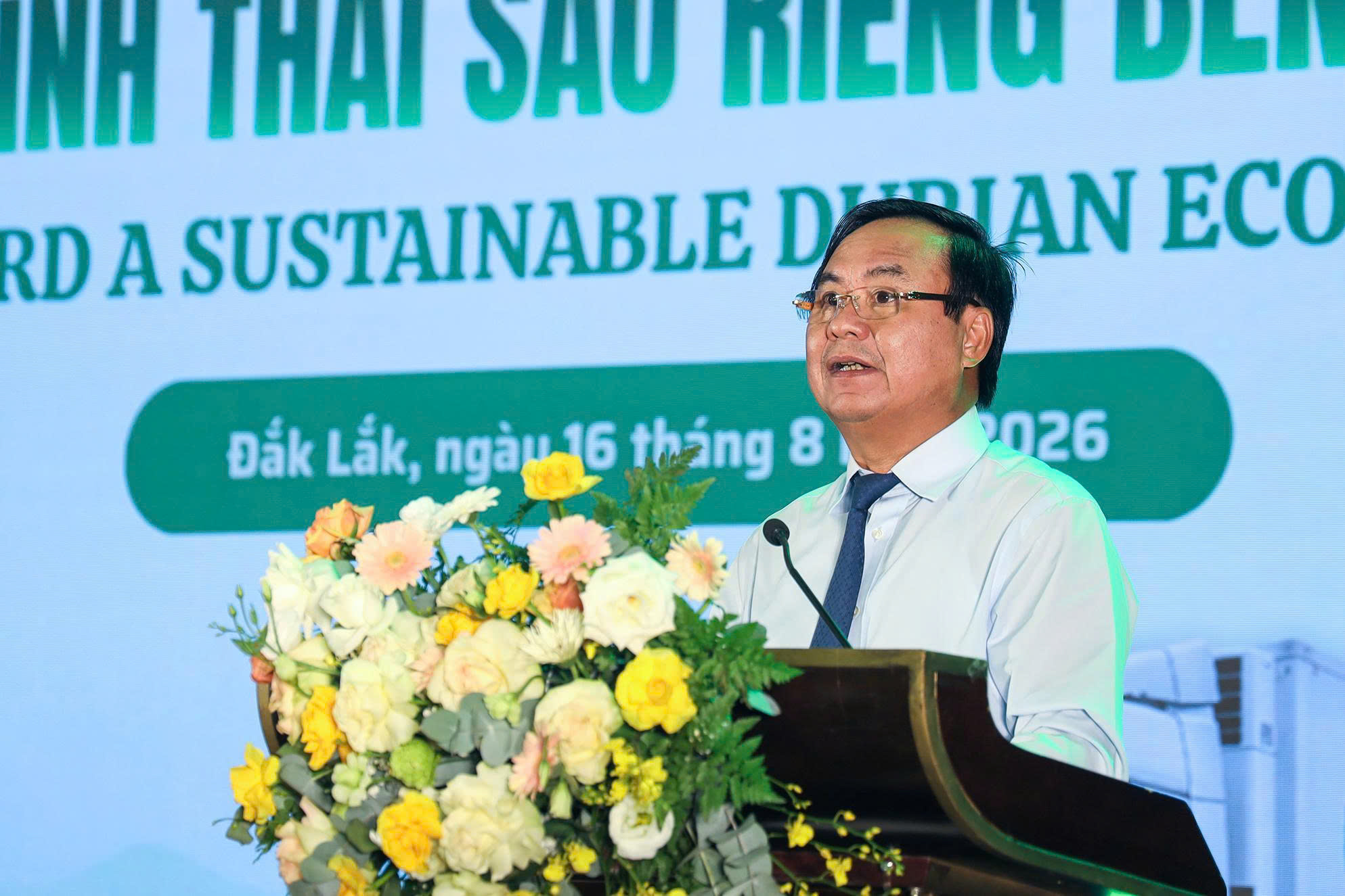 Thứ trưởng Bộ Nông nghiệp và Môi trường Võ Văn Hưng phát biểu tại hội nghị.